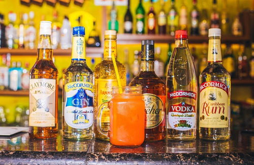 以藝術之名，約你上這家'一杯倒'的酒吧喝個痛快！